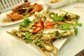 Quán hải sản bình dân phố Nhà Thờ Quán hải sản bình dân phố Nhà Thờ