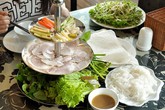 Quán ngon cho chị em mê bánh tráng thịt heo Quán ngon cho chị em mê bánh tráng thịt heo