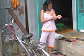 Thấy con gái người tình "ngon con mắt" bèn hãm hại Thấy con gái người tình "ngon con mắt" bèn hãm hại