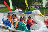 Muốn chơi “đạp vịt” phải mặc áo phao Muốn chơi “đạp vịt” phải mặc áo phao