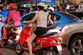 Nóng, con gái Hà Nội mặc xuyên thấu về đêm Nóng, con gái Hà Nội mặc xuyên thấu về đêm
