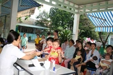 Hai ngày triển khai tiêm vaccine “5 trong 1” tại TP Hồ chí minh: Tất cả vaccine đang được tiêm đều mới hoàn toàn Hai ngày triển khai tiêm vaccine “5 trong 1” tại TP Hồ chí minh: Tất cả vaccine đang được tiêm đều mới hoàn toàn
