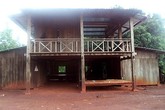 Người đàn bà chết thảm trong nhà gỗ Người đàn bà chết thảm trong nhà gỗ
