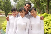 Chuyện thú vị về gia đình chị em sinh 3 cùng đỗ ĐH Y Dược Chuyện thú vị về gia đình chị em sinh 3 cùng đỗ ĐH Y Dược
