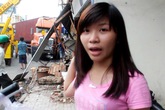 Người thoát chết kể lại thời điểm xe container ủi sập nhà Người thoát chết kể lại thời điểm xe container ủi sập nhà