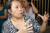 Mẹ ngất lịm khi con gái chết thảm vì xông vào lửa cứu ông Mẹ ngất lịm khi con gái chết thảm vì xông vào lửa cứu ông