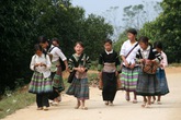 Tiếng thét kinh hoàng của bé gái mùa cướp vợ Tiếng thét kinh hoàng của bé gái mùa cướp vợ