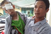 “Xót xa cảnh đói khổ của cháu bé 12 tuổi nặng 10kg”: Cứu giúp con mắt còn lại cho em... “Xót xa cảnh đói khổ của cháu bé 12 tuổi nặng 10kg”: Cứu giúp con mắt còn lại cho em...
