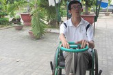 Cảm phục chàng sinh viên nghèo mồ côi bị bại não Cảm phục chàng sinh viên nghèo mồ côi bị bại não