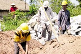 Nhọc nhằn nơi biến đá thành cơm Nhọc nhằn nơi biến đá thành cơm