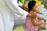 Xử lý khi trẻ uống nhầm thuốc, hóa chất Xử lý khi trẻ uống nhầm thuốc, hóa chất