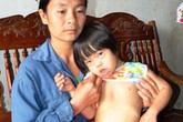 Nhìn con héo mòn vì không có tiền phẫu thuật Nhìn con héo mòn vì không có tiền phẫu thuật