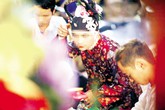 Kỳ quái chuyện 9x, 10x “hầu đồng”: Bán nhà, bỏ xứ vì hầu đồng Kỳ quái chuyện 9x, 10x “hầu đồng”: Bán nhà, bỏ xứ vì hầu đồng