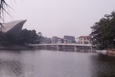 Bố mẹ bàng hoàng phát hiện xác con gái dưới đầm Bố mẹ bàng hoàng phát hiện xác con gái dưới đầm