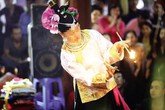 Kỳ quái chuyện 9x, 10x “hầu đồng” Kỳ quái chuyện 9x, 10x “hầu đồng”