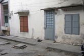 Tên cướp buông dao khi công an nhắc đến mẹ Tên cướp buông dao khi công an nhắc đến mẹ