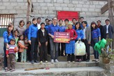 Sau trận mưa đá ở Hà Giang: Cán bộ ngân hàng sẻ chia khó khăn Sau trận mưa đá ở Hà Giang: Cán bộ ngân hàng sẻ chia khó khăn