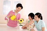 Bất lực nhìn bà ngoại chiều hư cháu Bất lực nhìn bà ngoại chiều hư cháu