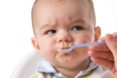 Bé gần tuổi rưỡi không chịu nhai Bé gần tuổi rưỡi không chịu nhai