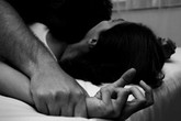 Hiếp người đẹp với mong muốn có thai để... cưới Hiếp người đẹp với mong muốn có thai để... cưới