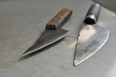 Gã đàn ông thú tính hành hạ vợ con kiểu kỳ quái Gã đàn ông thú tính hành hạ vợ con kiểu kỳ quái