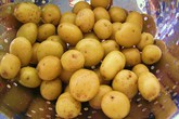 Ăn khoai tây để con bụ như…"Tây" Ăn khoai tây để con bụ như…"Tây"