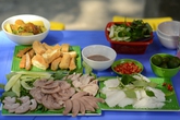 Bún đậu nước quất tấp nập hồ Giảng Võ Bún đậu nước quất tấp nập hồ Giảng Võ