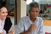 Vợ chồng già thành đại gia khi vét sạch túi mua… 2 vé số Vợ chồng già thành đại gia khi vét sạch túi mua… 2 vé số