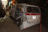 Kinh hoàng tàu hỏa tông taxi, 9 người cùng gia đình thương vong Kinh hoàng tàu hỏa tông taxi, 9 người cùng gia đình thương vong