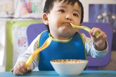 Đừng tưởng trẻ ăn dặm không cần muối! Đừng tưởng trẻ ăn dặm không cần muối!