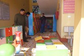 Bị tủ đè, bé 3 tuổi tử vong tại trường mầm non Bị tủ đè, bé 3 tuổi tử vong tại trường mầm non
