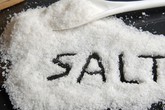 Tuyệt chiêu sử dụng muối để "trị" bệnh trong mùa đông Tuyệt chiêu sử dụng muối để "trị" bệnh trong mùa đông