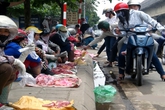 Chợ đồ ôi buổi trưa dành cho công nhân Chợ đồ ôi buổi trưa dành cho công nhân