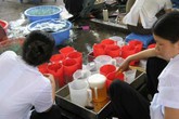 Giật mình trước tâm sự thật thà của “bồi bia“ Hà Nội Giật mình trước tâm sự thật thà của “bồi bia“ Hà Nội