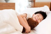 Các mẹ dùng độc chiêu dụ con ngủ trưa Các mẹ dùng độc chiêu dụ con ngủ trưa