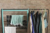 Mẹo xếp đồ trong tủ quần áo quá nhỏ Mẹo xếp đồ trong tủ quần áo quá nhỏ
