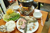 Lẩu mắm hải sản thơm nức mũi phố Phan Chu Trinh Lẩu mắm hải sản thơm nức mũi phố Phan Chu Trinh