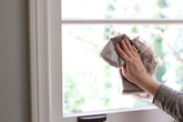 Vài cách đơn giản giúp lau sạch cửa kính Vài cách đơn giản giúp lau sạch cửa kính