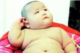 Bé trai "khổng lồ" 8 tháng tuổi nặng hơn 17,5kg Bé trai "khổng lồ" 8 tháng tuổi nặng hơn 17,5kg