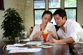Chồng 'đo nước mắm, đếm dưa hành' Chồng 'đo nước mắm, đếm dưa hành'