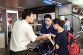 Đại lý 'hô biến' tên khách để bán vé máy bay giá rẻ Đại lý 'hô biến' tên khách để bán vé máy bay giá rẻ