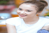 Angela Phương Trinh càng học lên cao điểm càng kém Angela Phương Trinh càng học lên cao điểm càng kém