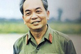 Người dân vẫn đến tưởng niệm Đại tướng ở số nhà 30 Hoàng Diệu Người dân vẫn đến tưởng niệm Đại tướng ở số nhà 30 Hoàng Diệu