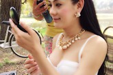 Vẻ đẹp căng mọng của cô ca sĩ chuyển giới lâm Chi Khanh Vẻ đẹp căng mọng của cô ca sĩ chuyển giới lâm Chi Khanh