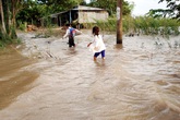 Thương tâm một học sinh tiểu học bị lũ cuốn trôi Thương tâm một học sinh tiểu học bị lũ cuốn trôi