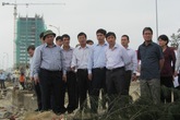 Phó Thủ tướng Nguyễn Xuân Phúc tận mắt chứng kiến hậu quả của bão số 11 tại Đà Nẵng Phó Thủ tướng Nguyễn Xuân Phúc tận mắt chứng kiến hậu quả của bão số 11 tại Đà Nẵng