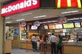 McDonald’s chuẩn bị khai trương cửa hàng đầu tiên tại VN McDonald’s chuẩn bị khai trương cửa hàng đầu tiên tại VN