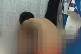 "Yêu râu xanh" dùng điện thoại "xịn" chụp lén thiếu nữ trong nhà vệ sinh "Yêu râu xanh" dùng điện thoại "xịn" chụp lén thiếu nữ trong nhà vệ sinh