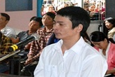 Dã man gã chồng dùng búa bổ vào đầu vợ rồi vào nhà ngủ ngon lành Dã man gã chồng dùng búa bổ vào đầu vợ rồi vào nhà ngủ ngon lành
