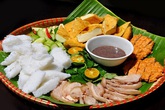 Bún đậu mắm tôm nở rộ tại Sài Gòn Bún đậu mắm tôm nở rộ tại Sài Gòn